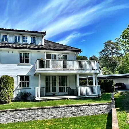 Comfortable Living In Prestasen Park - Only 500M To Sandefjord Centre And The Harbour, Exterior photo